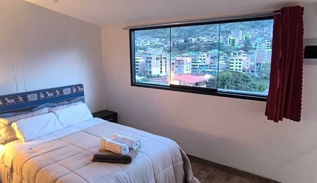 Very private studio apartment close to the airport and 15 minutes from the historic center.
