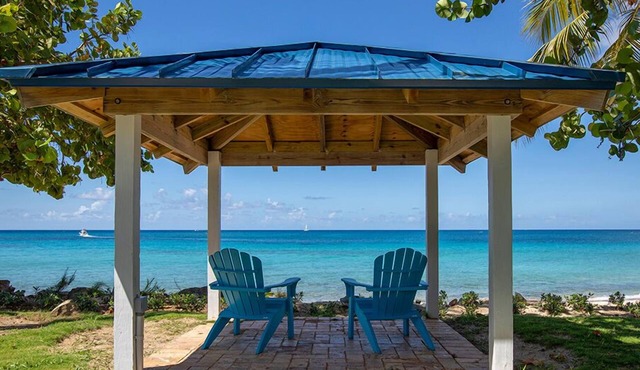 Very Romantic Secluded Beach Getaway in St. Thomas Island