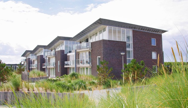 Very spacious apartment with enclosed garden Strandleven Groote Keeten