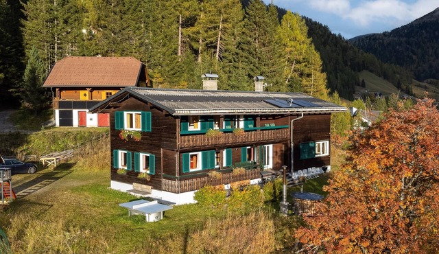 Very spacious Chalet with a sauna and a garden