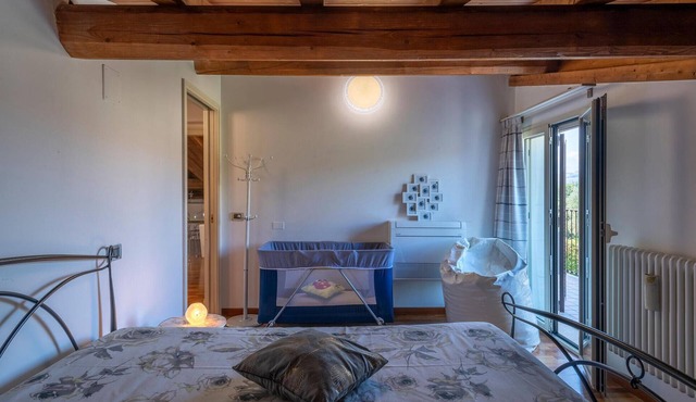 Very spacious vacation home with several units on the outskirts of Teramo.