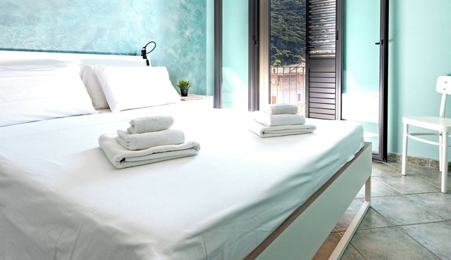 Via Gramsci 31 - Two Bedroom Apartment, Sleeps 4