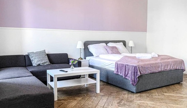 Vibrant 3BR near AKH Hospital - Perfect for Groups