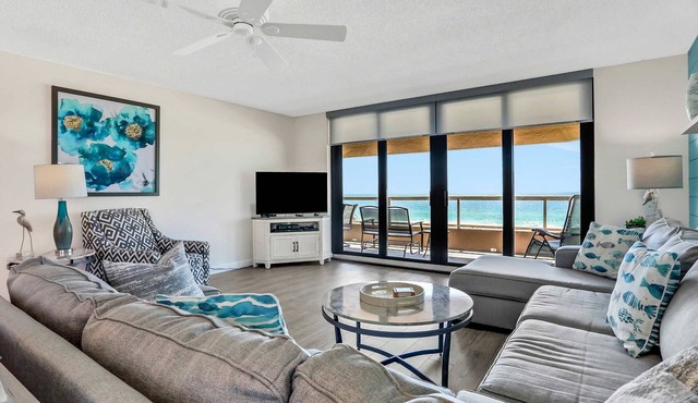 Vibrant ocean view condo with hot tub tennis court pool WD balcony and grill