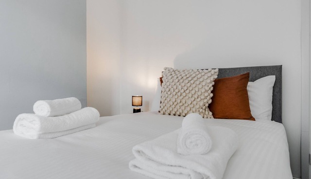 Vichy - Strathcona Suites, 3 Beds Houses in Wavertree