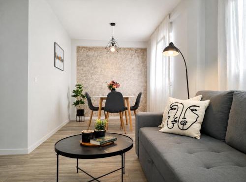 Victoria Flat F&M Modern and Comfortable Near City Center