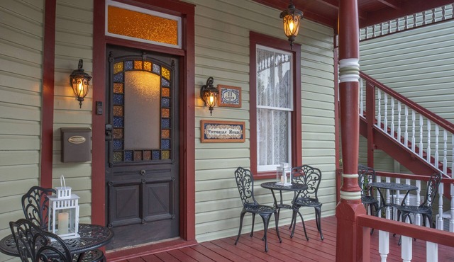 Victorian House Bed & Breakfast
