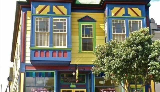 Victorian Penthouse right in the heart of downtown and close to the beach