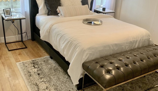 Victorian Square Villa next the Nugget Casino & Minutes from Downton Reno!