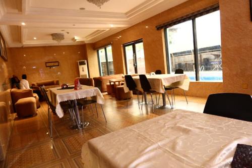 Vienna Suites
