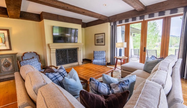 View Cottage w/Mountain Views & Steps to Shops, Dining, & Outdoor Activities