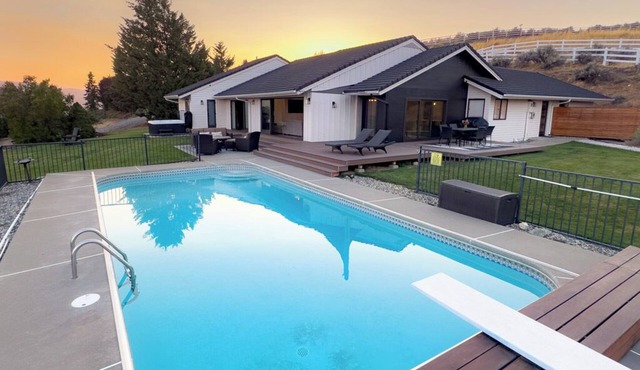 View Home with Pool/Spa Near Leavenworth, Mission Ridge, Lk Chelan and Wineries