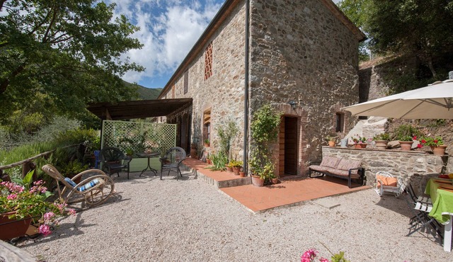 Vignanova barn in Alta Maremma in Gerfalco (Montieri)