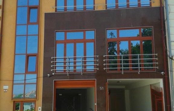 Vila Adriano