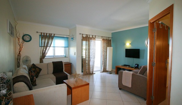Vila da Praia Private Complex full Sky/BT Sports + UK TV & free WIFI