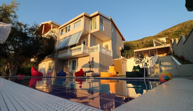 Vila ELARAD