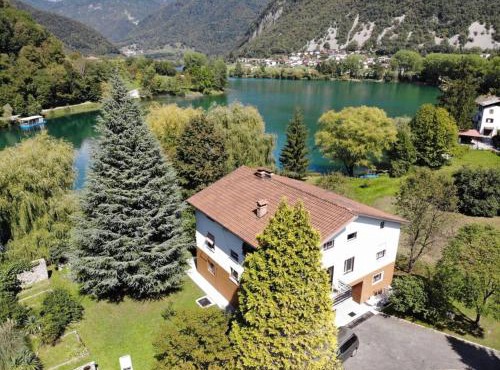 Vila Labod, unique villa at the lake