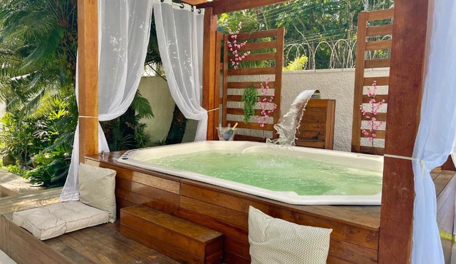 Vila linda com SPA e Piscina a 50 metros da Praia