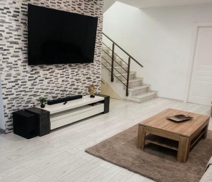 Vila Moderna 3-dormitoare Aproape de Mall Moldova