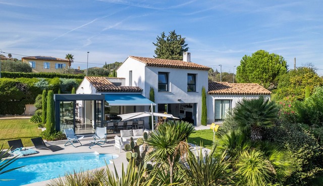 Villa 150sqm, Pool & petanque court !