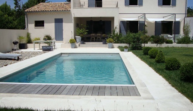 VILLA 160M ² WITH SWIMMING POOL 5mn by car D'AVIGNON FESTIVAL