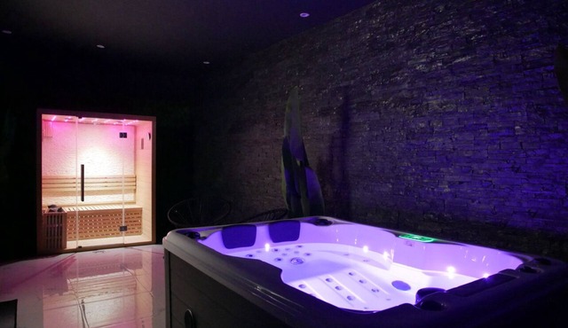 Villa 1h15 from Paris, with swimming pool, Spa & Sauna