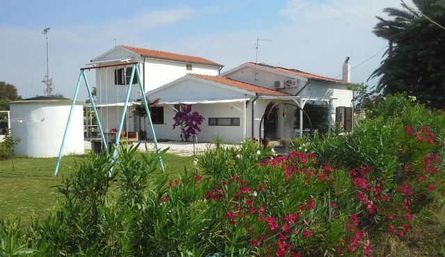 Villa 2.5 km from the sea, unit 2
