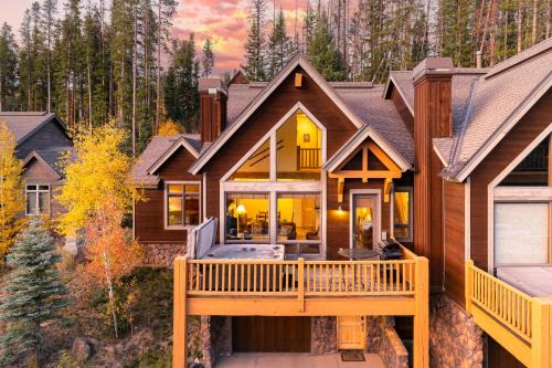 Villa 308 Next To WP Resort I Private Hot Tub I Great Views I Activity Program