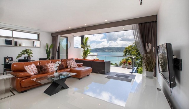Villa 6 Oceanfront pool villa