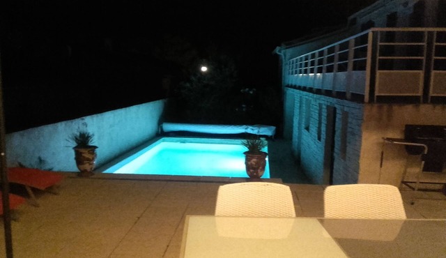 Villa 8 people with swimming pool near Avignon - ideal for families