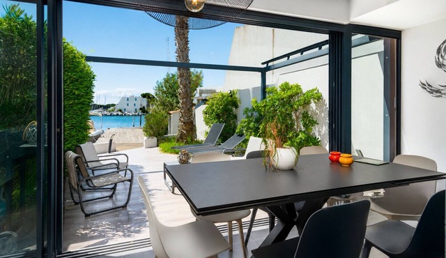 Villa 8 pers with extra view on the Marina
