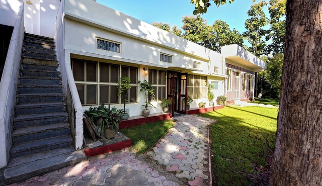 Villa 9 Para – Spacious 2BHK Garden Retreat Family-Friendly Stay - 6 Pax