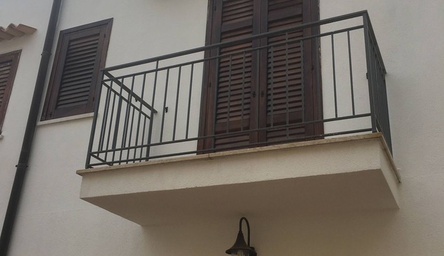 Villa A 100 M FROM THE SEA AND 50 M FROM THE HISTORICAL CENTER