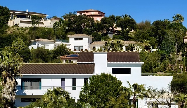 Villa 'Architecte Sea View' with Sea View, Wi-Fi and Air Conditioning