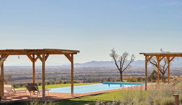 Villa Acquacotta - Four Bedroom Villa, Sleeps 10