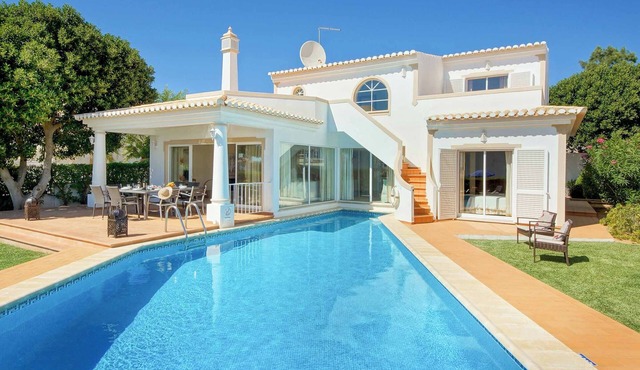 Villa Adele - Four Bedroom Villa, Sleeps 8