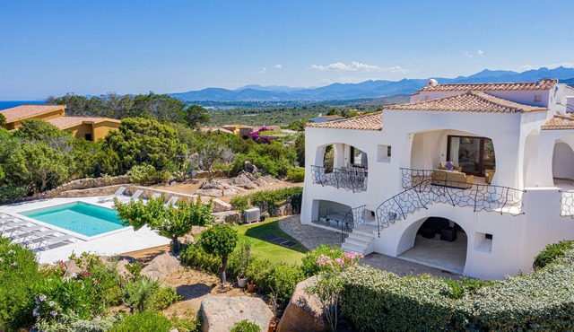 Villa Adele, sea view, pool, 700 meters from the beach