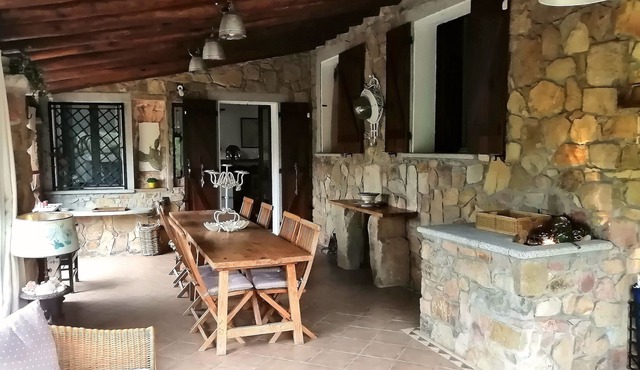 Villa Adelida, private, panoramic, a few steps from the sea.