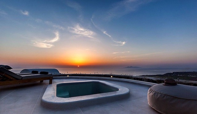 Villa Aethera Sunrise Imerovigli | Sea Views | Short Walk to Caldera Views