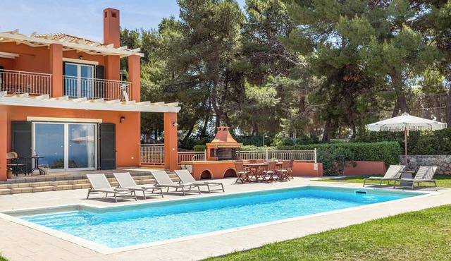 Villa Agnandi - Four Bedroom Villa, Sleeps 9