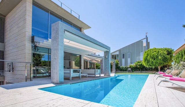 VILLA AGUSMAR - Modern beach house with small gym, leisure area, private pool and partial