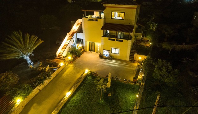 Villa Aitheras