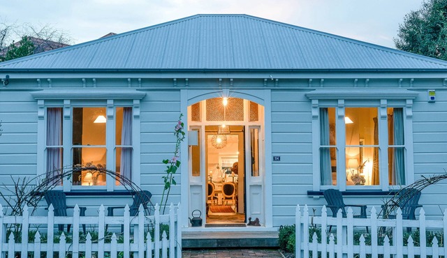 Villa Akaroa - Akaroa Pet Friendly Holiday Home