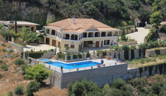 Villa Akros and Suites
