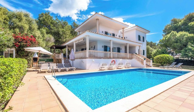 Villa Alaris - Five Bedroom Villa, Sleeps 10