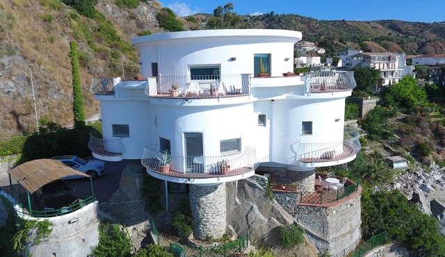 Villa Alcado, a unique emotion!