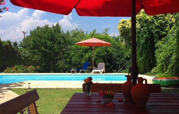 Villa Alkyon - Dreamy 3BR, Pool & BBQ next to Varnavas Beach