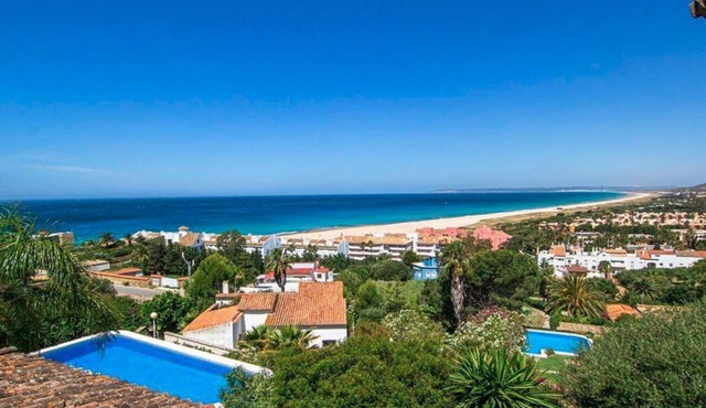 Villa Almadraba located only 250 meters from the sea
