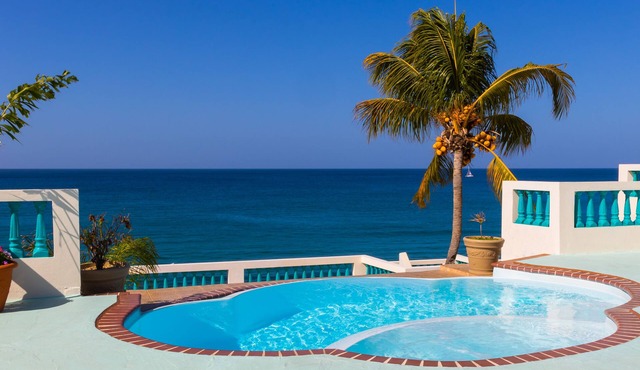 Villa Almarys - Oceanfront - 6 guests - pet friendly - at Stella, Rincón