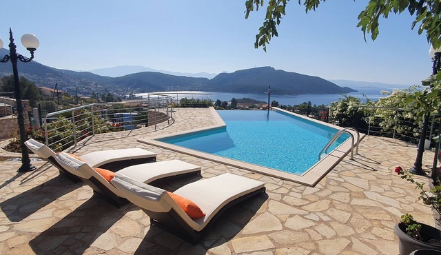 Villa Alyki